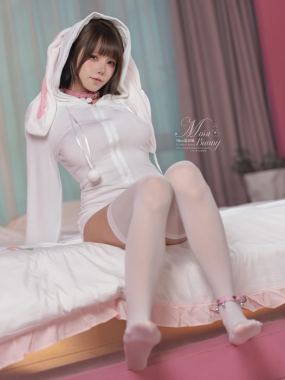 咬一口兔娘 10月月票特典『雪绒兔』[32P-356MB]