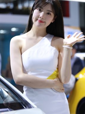 网红车模春晓车展照片高清生图合集296P 合计3.1GB[网盘下载]