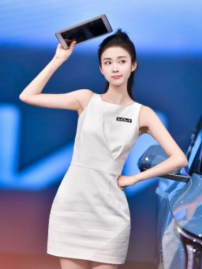 网红车模李凉凉 2019-2024年681个视频和2538张照片合集 视频照片总共12.47GB[网盘下载]